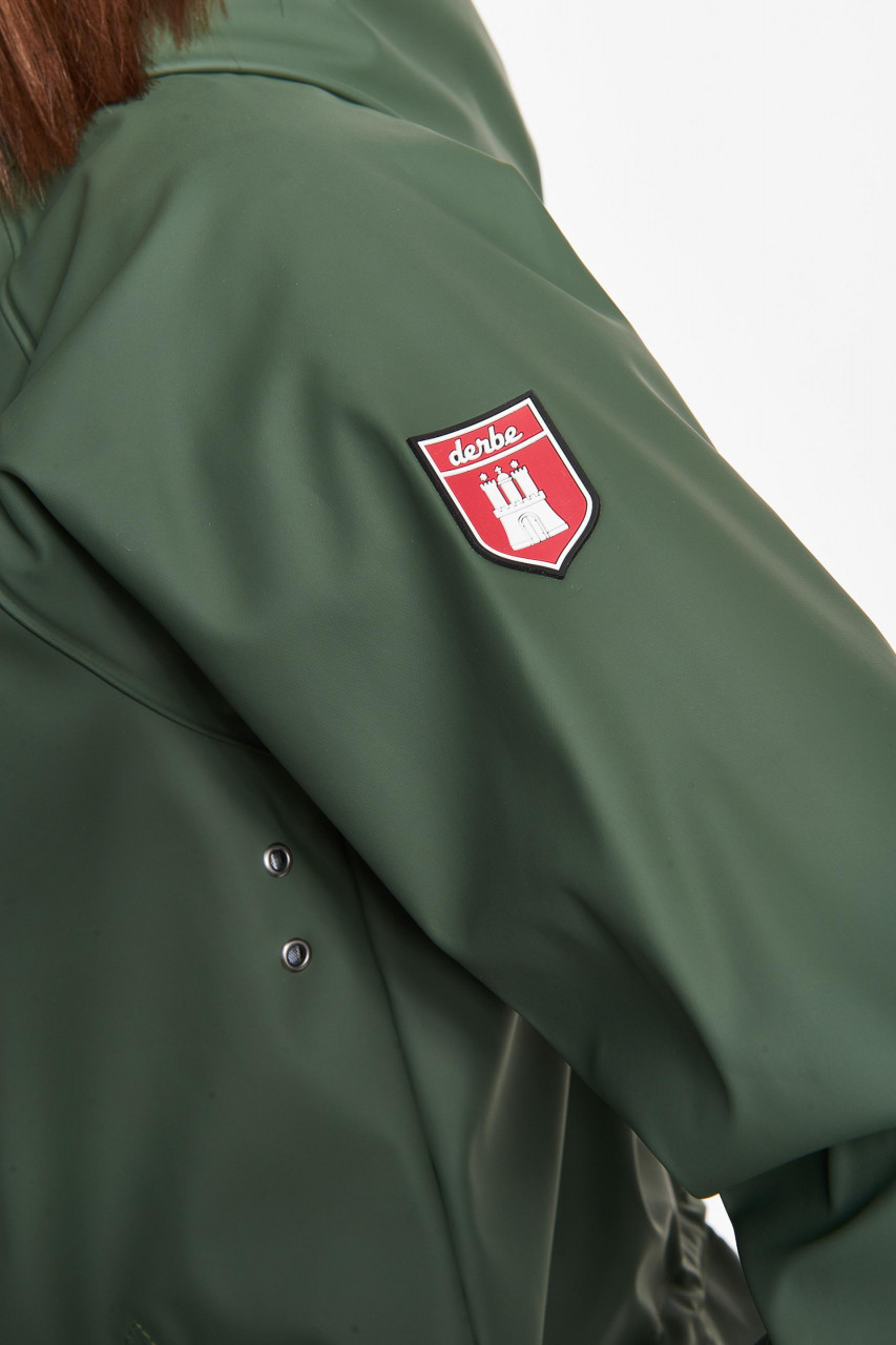 Derbe Traveby Friese Fisher Oliv Damen Regenjacke Nachhaltig